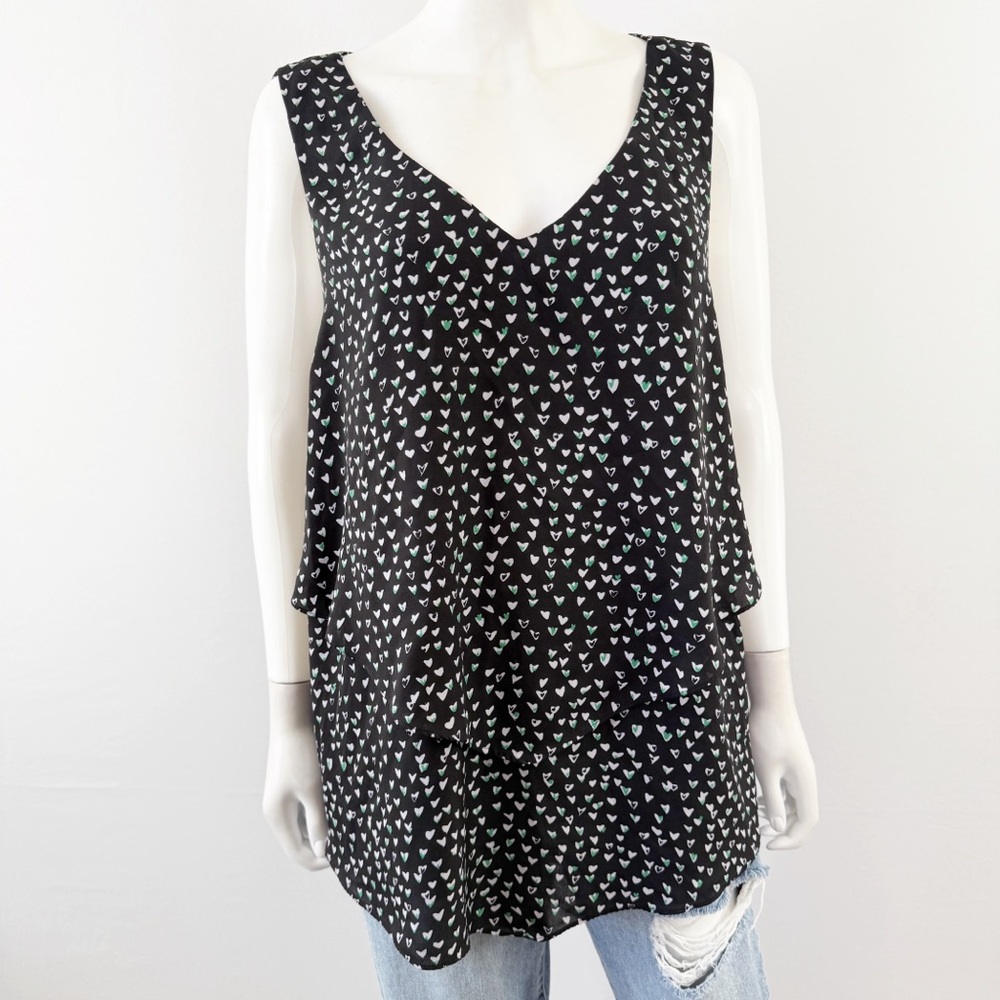 Torrid Black Hearts Print Sleeveless Blouse Top Size 1X V-Neck Tiered Casual